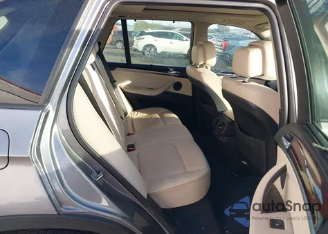 2011 BMW X5 xDrive35I/xDrive35I Premium/xDrive35I Sport Activity z USA, uszkodzony, nr VIN 5UXZV4C56BL742684